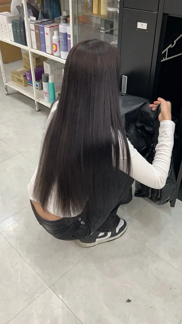 ロング ヘアカラー TIEL カズハのヘアスタイル