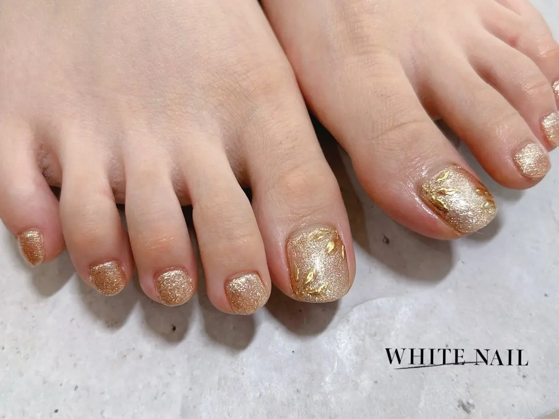 ネイル フットネイル フットネイル WHITE NAIL ホワイトネイルのネイルデザイン