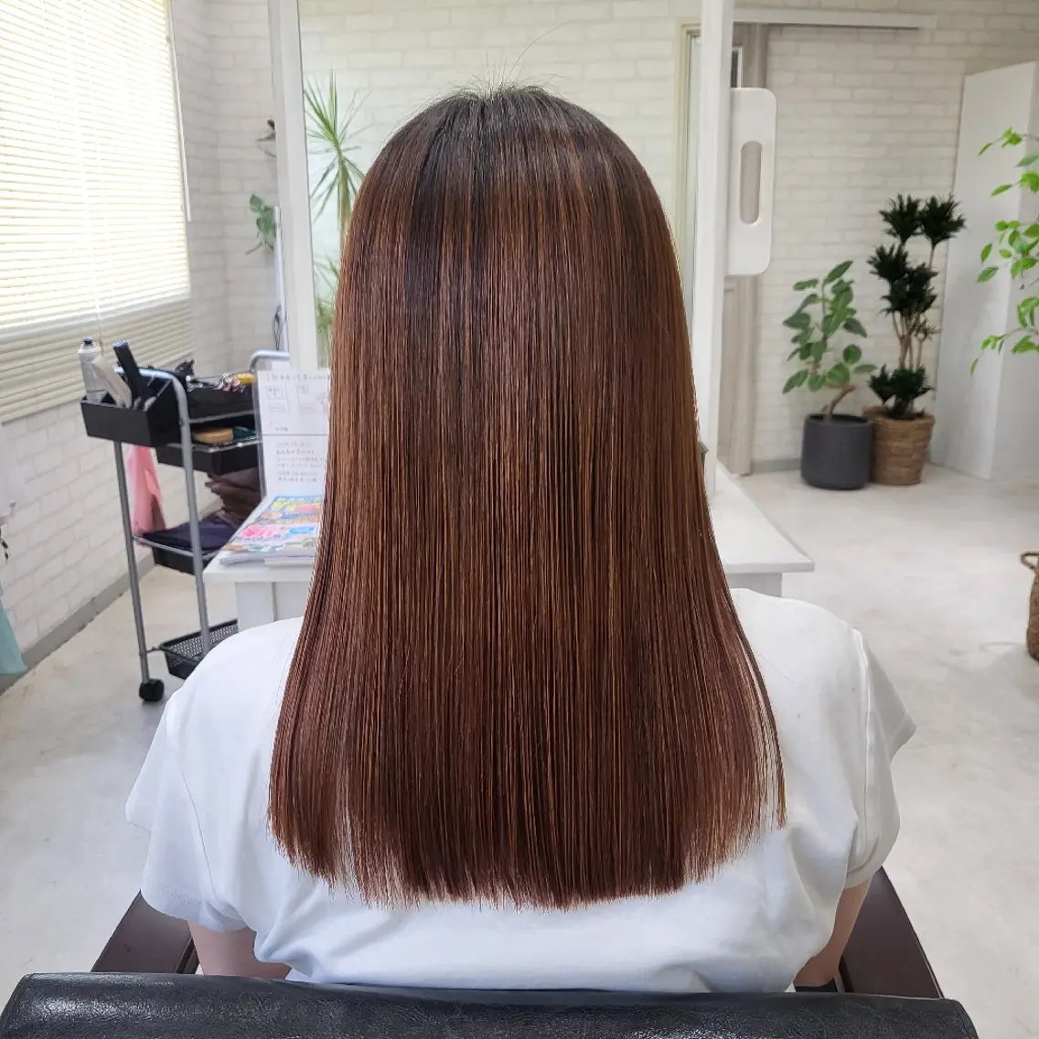 セミロング カット 縮毛矯正 トリートメント ヘアーサロン サニーのヘアスタイル