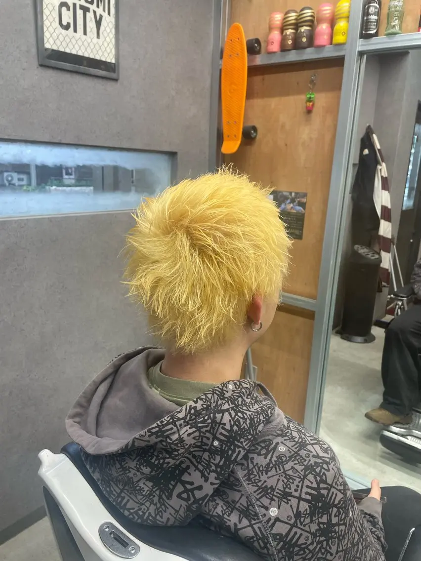 カラー メンズ 浜辺 快斗のヘアスタイル