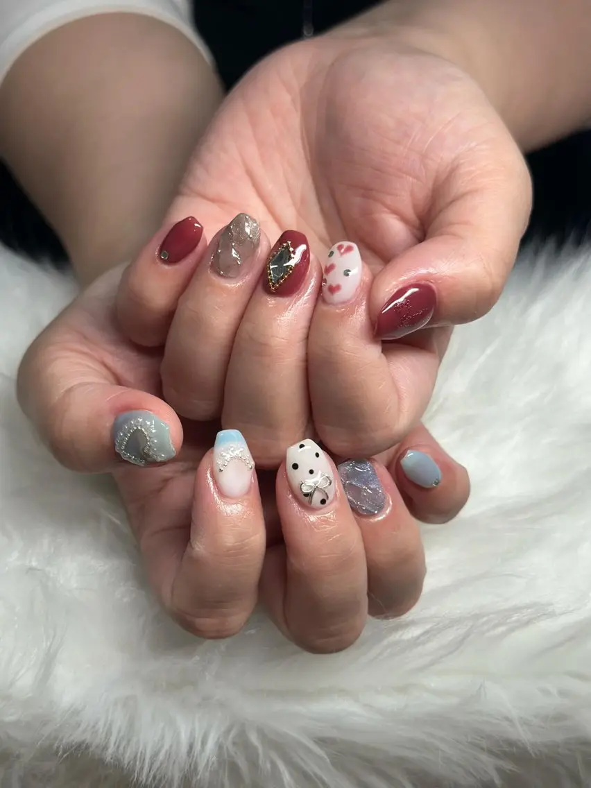 ネイル オーロラネイル フレンチネイル ジェルネイル ハロウィン キラキラネイル H.baby Nail Salonのネイルデザイン