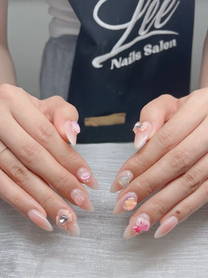ネイル 長さ出し グラデーション 卒業式 キラキラネイル マグネットネイル ハンドネイル Lee Nails チップ長さだし専門店のネイルデザイン