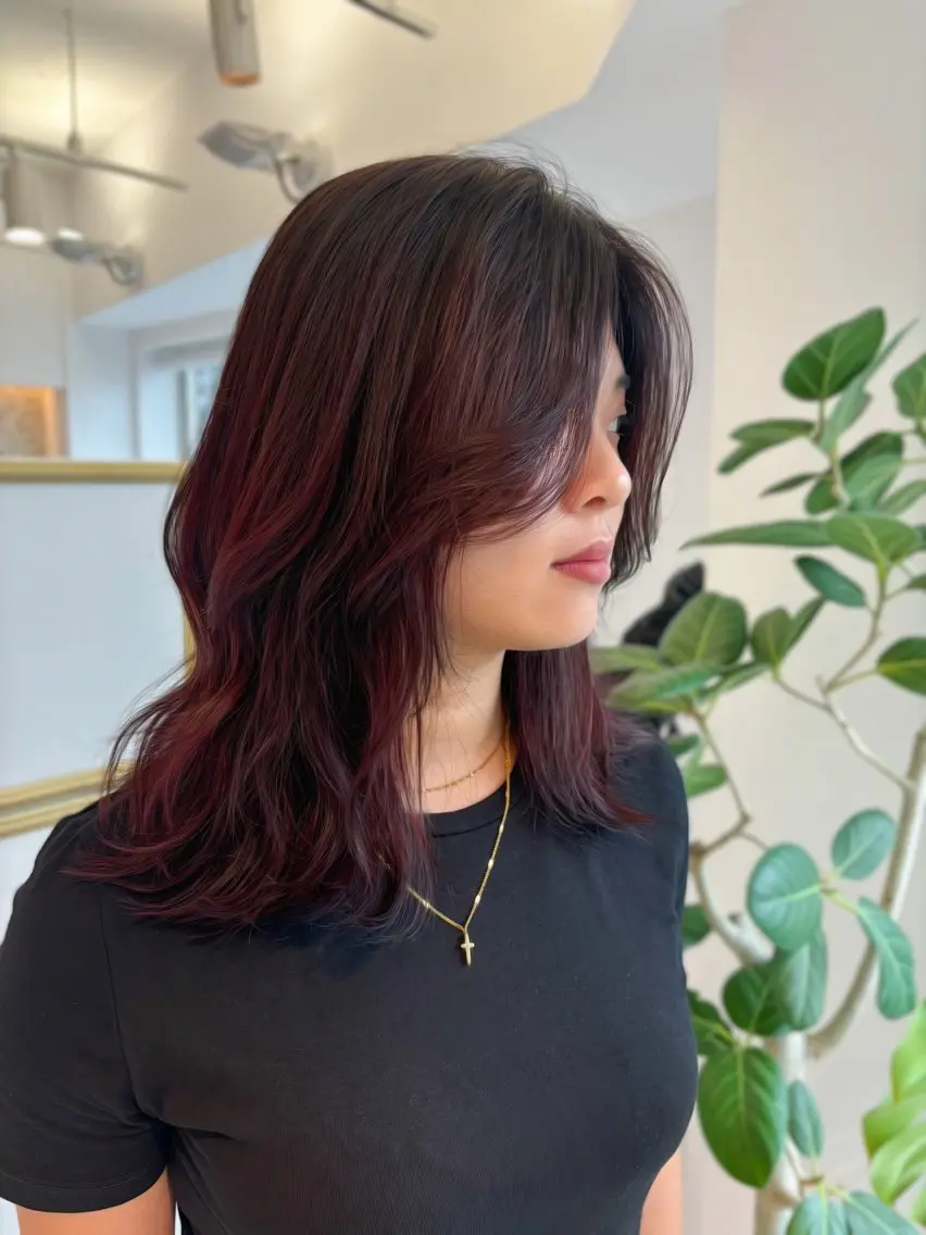 セミロング カラー ブラウンカラー レッドカラー レッドブラウン レイヤーカット ヘアカラー 💐レイヤー/透明感 カラー💐智口彩香のヘアスタイル