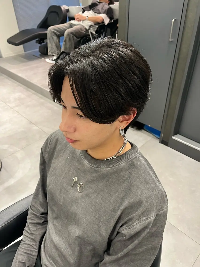 ミディアム メンズ ミディアムパーマ センターパート メンズパーマ メンズウルフカット ウルフカット 🐦‍🔥フェザーパ ーマ🐦‍🔥きるやのヘアスタイル
