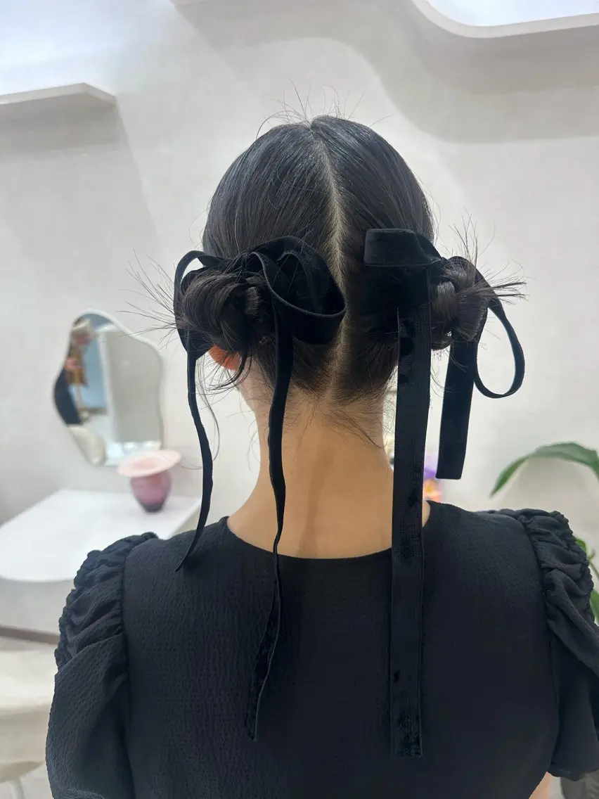 セミロング お団子ヘア ヘアセット アッシュカラーやアレ ンジ得意🌿RIKOのヘアスタイル