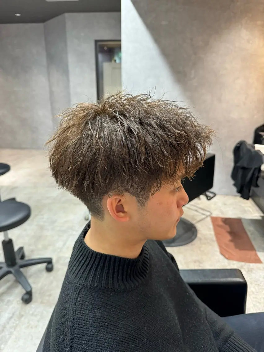 ショート パーマ メンズ メンズブリーチ メンズパーマ ツイストスパイラルパーマ 波巻きパーマ ショートヘア ツイストスパイラル/ メンズ特化/中川誠也のヘアスタイル