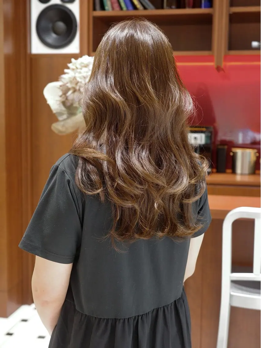 ロング カラー ヘアカラー (h)wim natsuのヘアスタイル