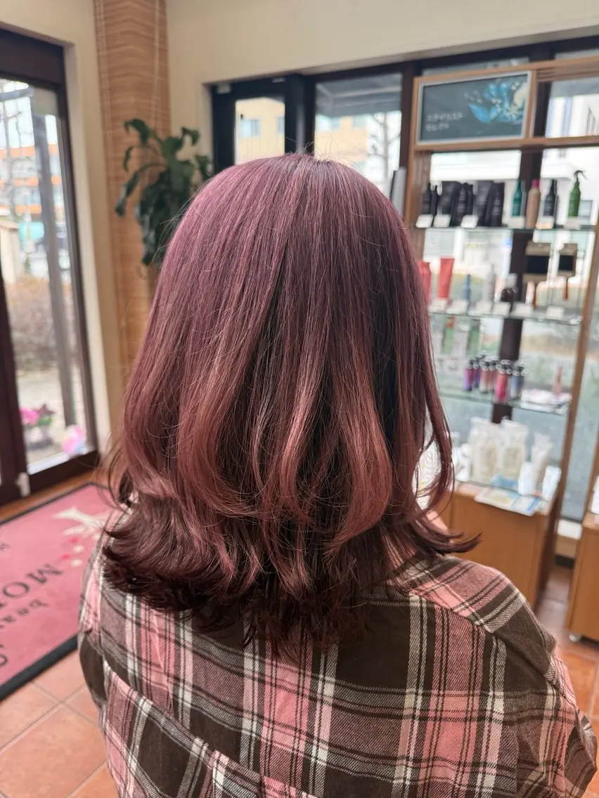 カラー ヘアカラー 黒木 芽生のヘアスタイル