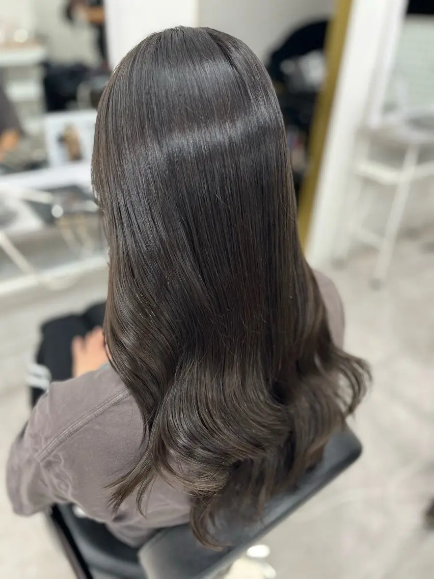セミロング カラー グレージュ ラベンダーカラー ラベンダーグレージュ ラベンダーグレー 🫧ぷる艶カラー🫧 Yuubi🦩のヘアスタイル