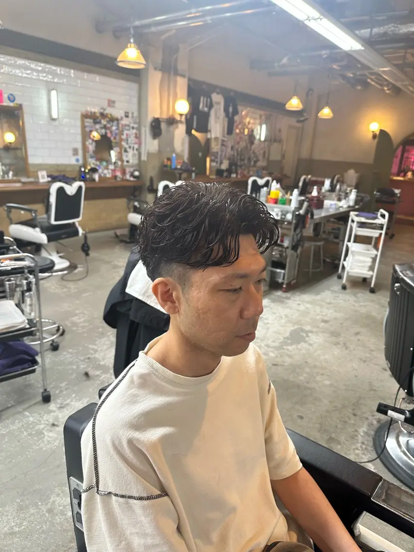 ミディアム パーマ メンズ ミディアムパーマ メンズパーマ モチヅキ タツキのヘアスタイル