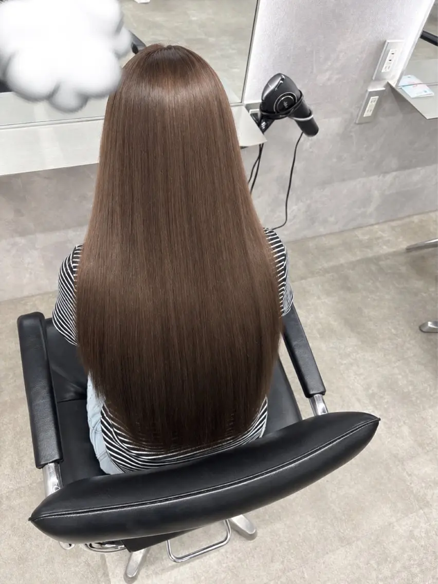 ロング カラー ベージュカラー ヘーゼル ヘアカラー moca .のヘアスタイル