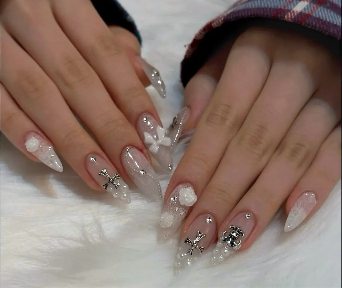 ネイル オーロラネイル べっ甲ネイル チークネイル 成人式 長さ出し ハンドネイル ハンドケア For you. Nail Salonのネイルデザイン