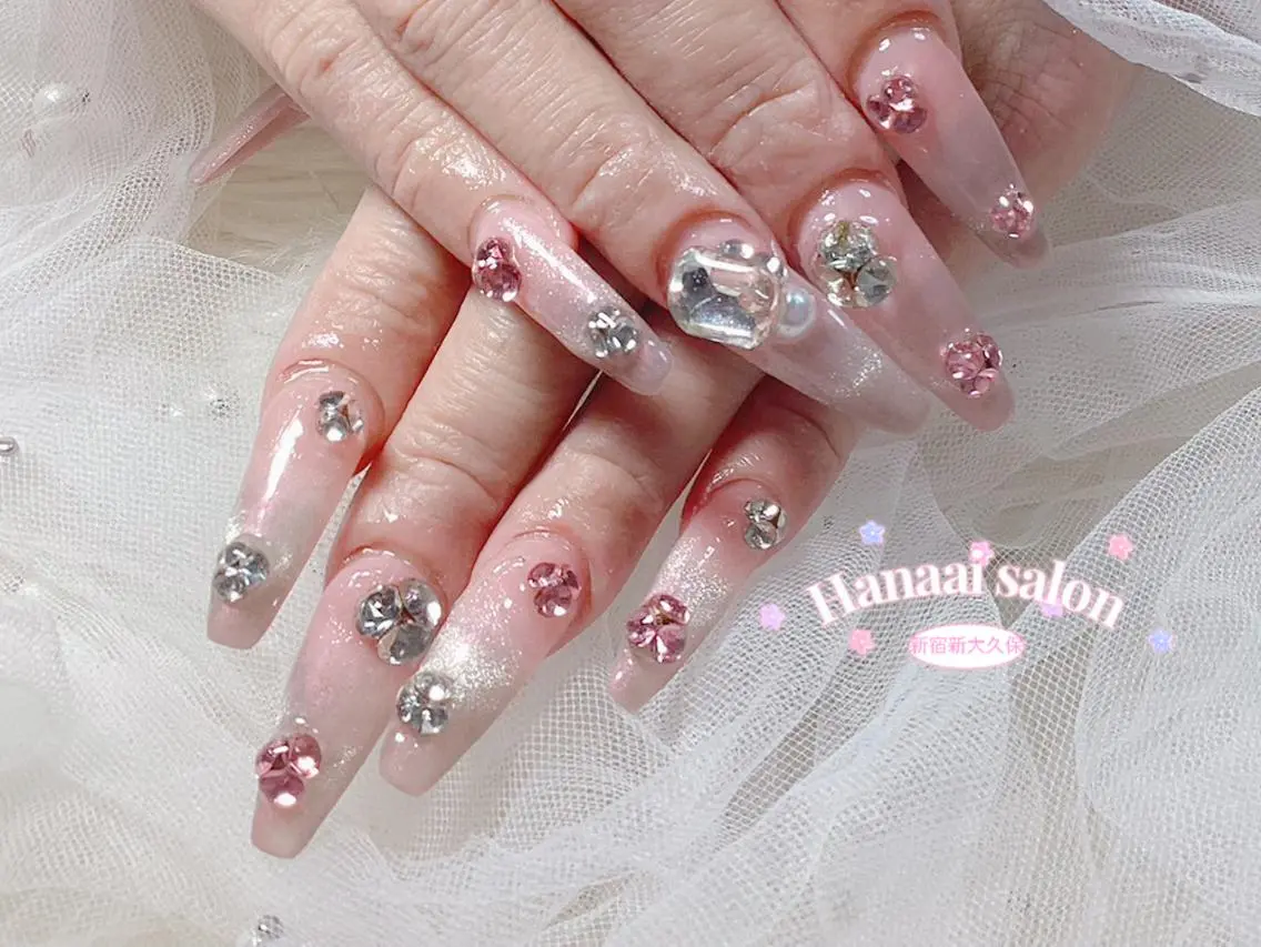 ネイル アートネイル フラッシュネイル フットネイル ジェルネイル グラデーション Hanaai Salon新大久保店のネイルデザイン
