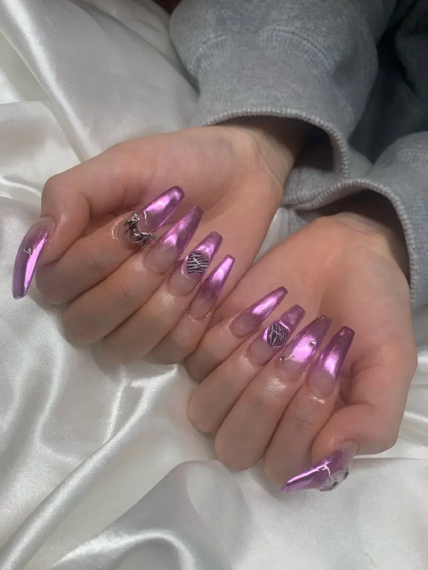 ネイル ミラーネイル 持ち込み スカルプネイル happiness nailのネイルデザイン
