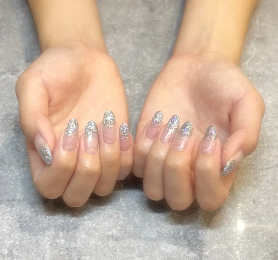 ネイル グラデーション キラキラネイル ラメ(グリッター) ラメグラデーション ハンドネイル りな 🐵🍌💅のネイルデザイン