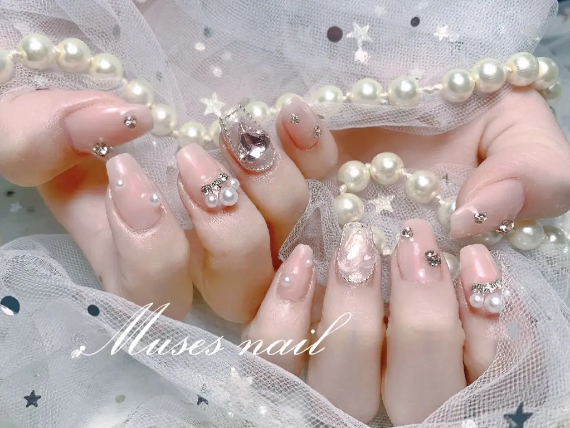 ネイル ストーンネイル ハンドネイル MUSES Nail@新大久保のネイルデザイン