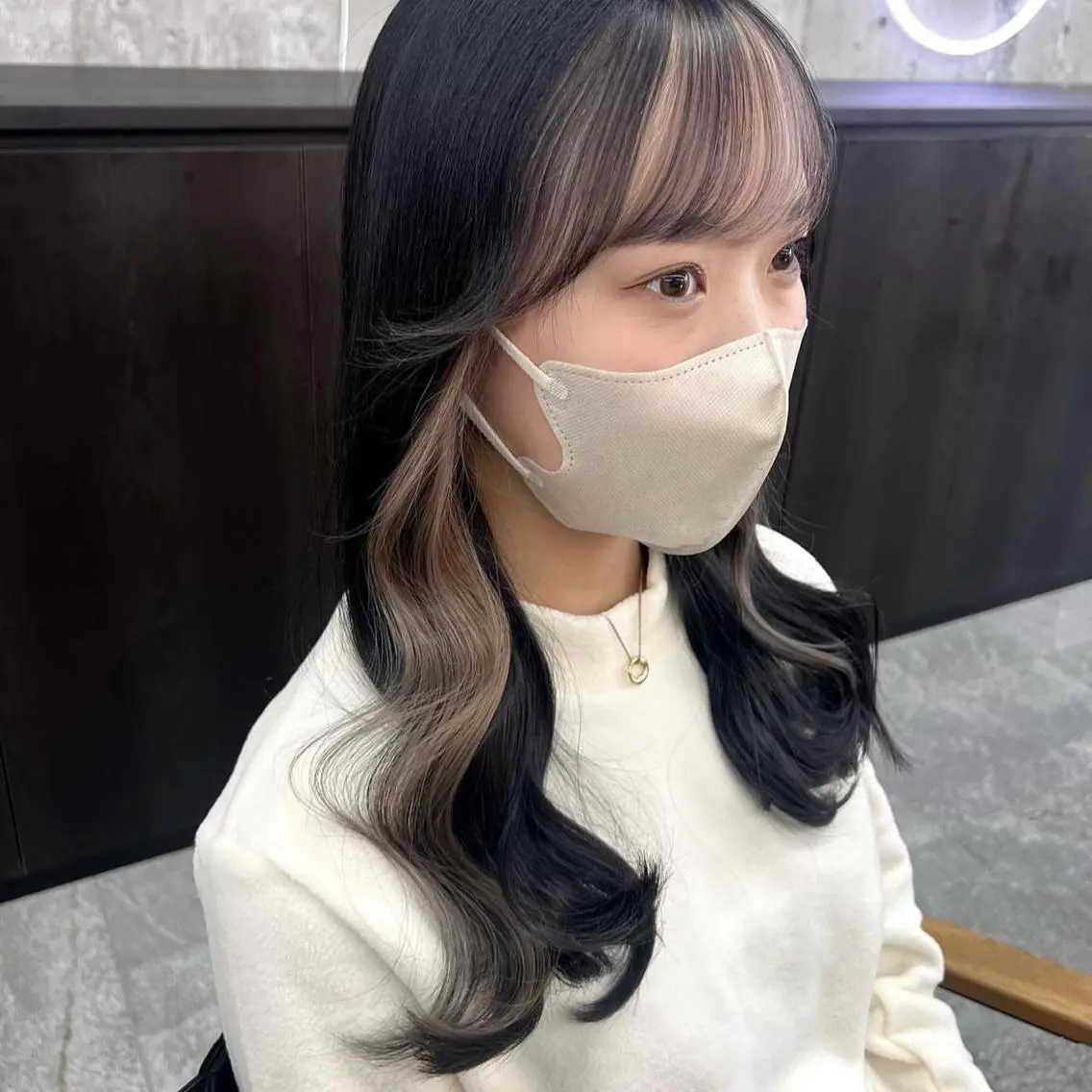 ロング カラー ベージュカラー ダークグレー ホワイトベージュ カット ヘアカラー トリートメント レイヤー / メンズ 🇰🇷 細江 美紅のヘアスタイル