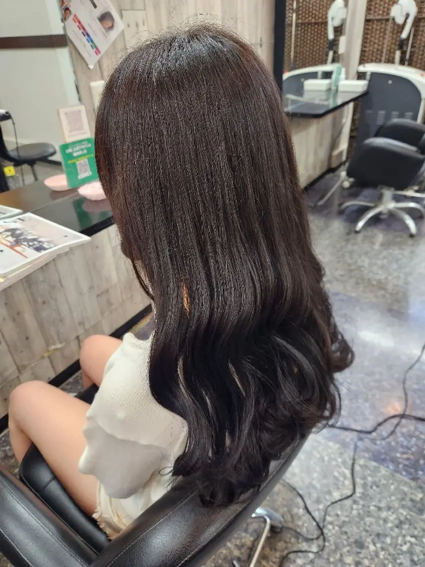 ロング カット 岩瀬 未来のヘアスタイル