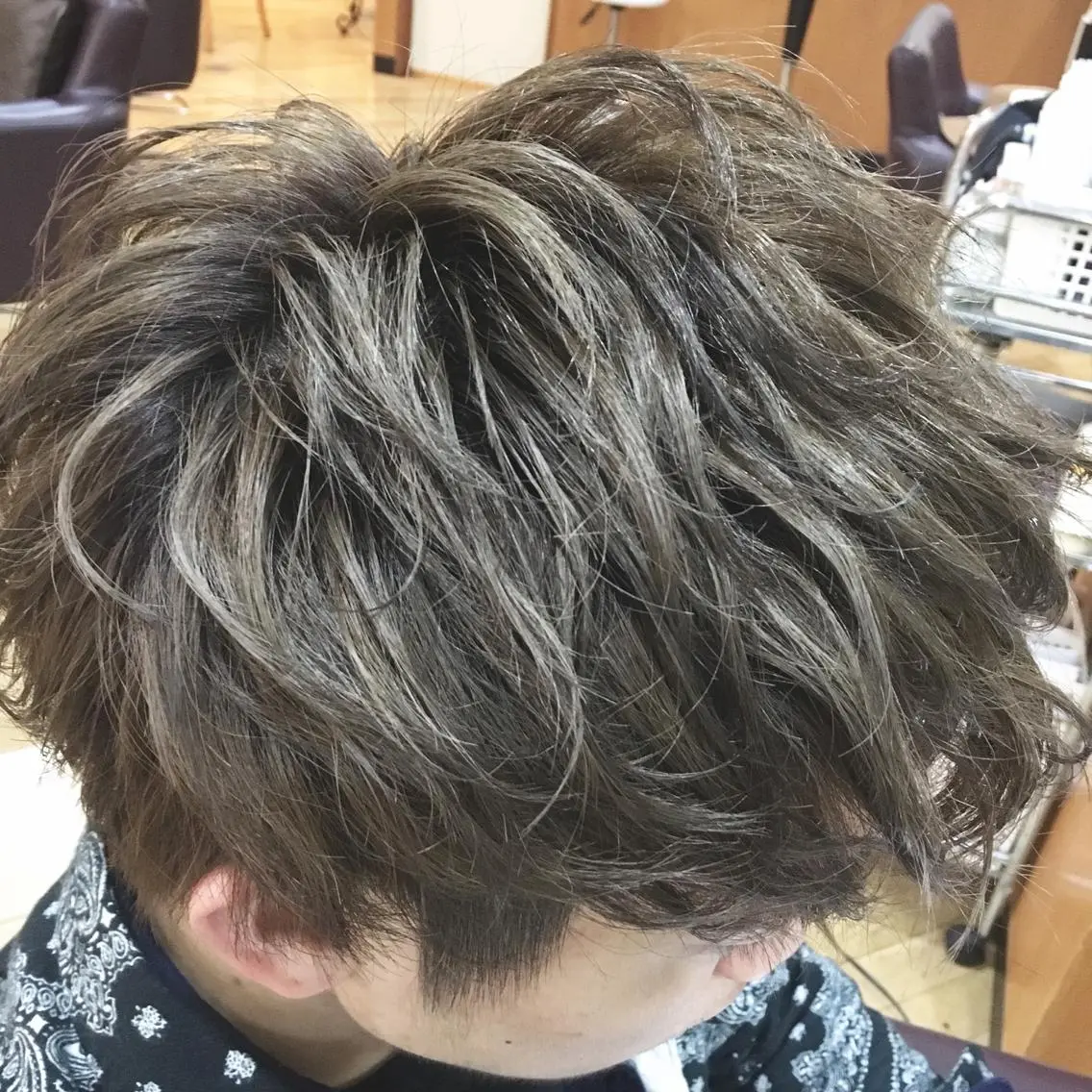 ショート ミディアム カラー メンズ メンズハイライト ハイライトカラー ハイライト メンズスタイル ly本厚木のヘアスタイル