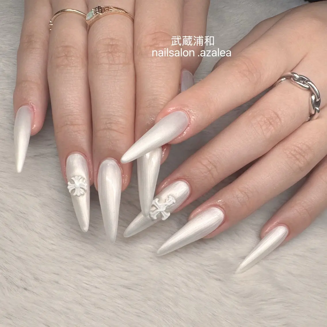 ネイル ハンドネイル R inのネイルデザイン