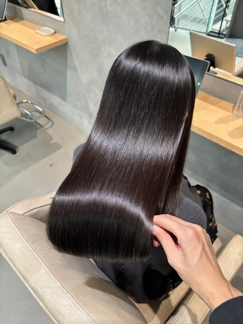 ロング ブリーチ縮毛矯正/ 複雑履歴🉑/タイチのヘアスタイル