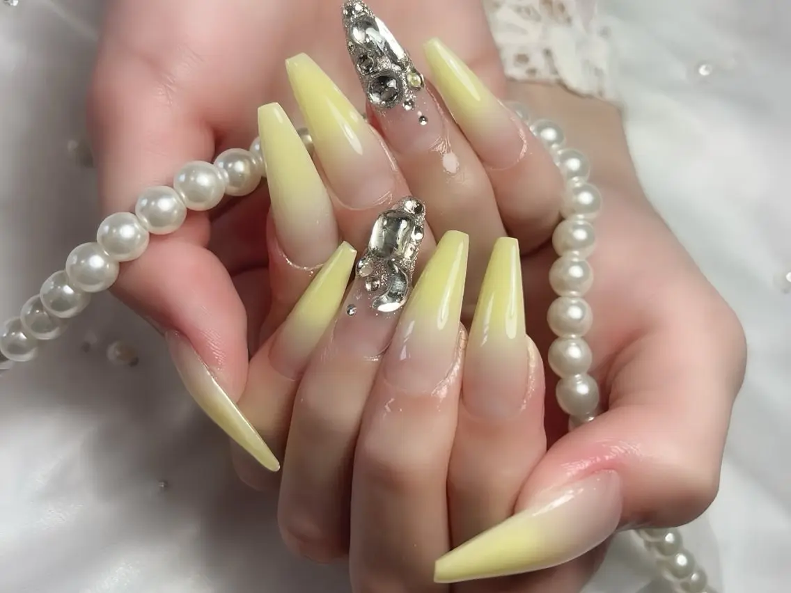 ネイル アートネイル 長さ出し ガーリー 韓国ネイル 持ち込み Rin Nail 新大久保店のネイルデザイン