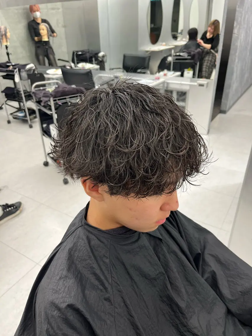 パーマ メンズ メンズパーマ 波巻きパーマ カット パーマ 【毎朝セット3分】 メンズパーマ　真人のヘアスタイル