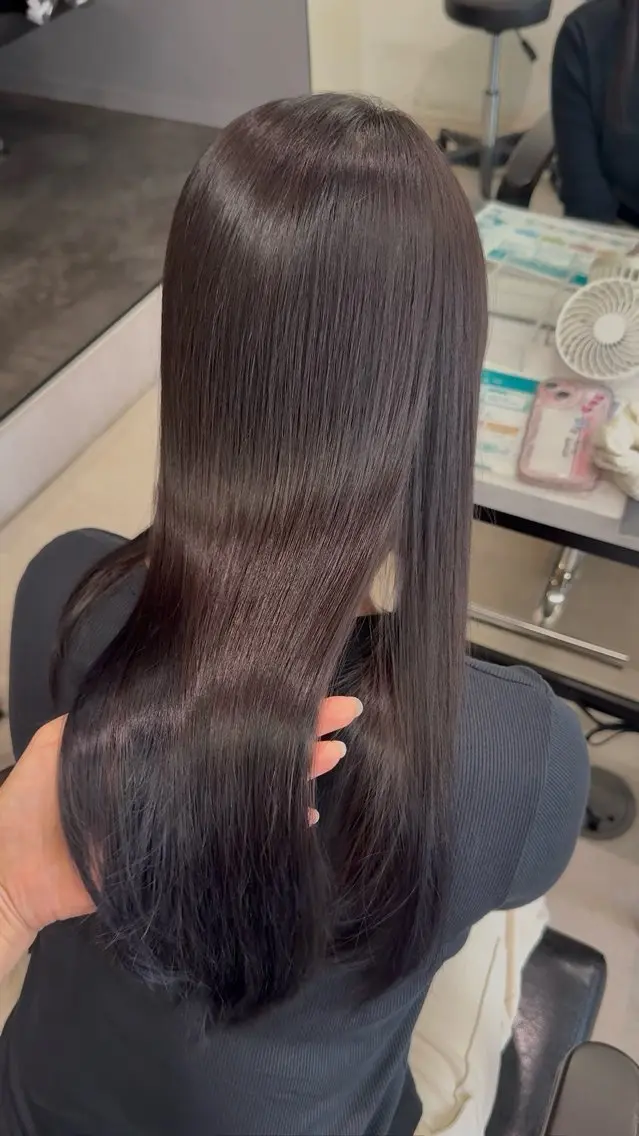 ロング カラー ブリーチ ブリーチなしカラー パープルカラー カット ヘアカラー トリートメント Mikuレイヤー /高発色カラーのヘアスタイル