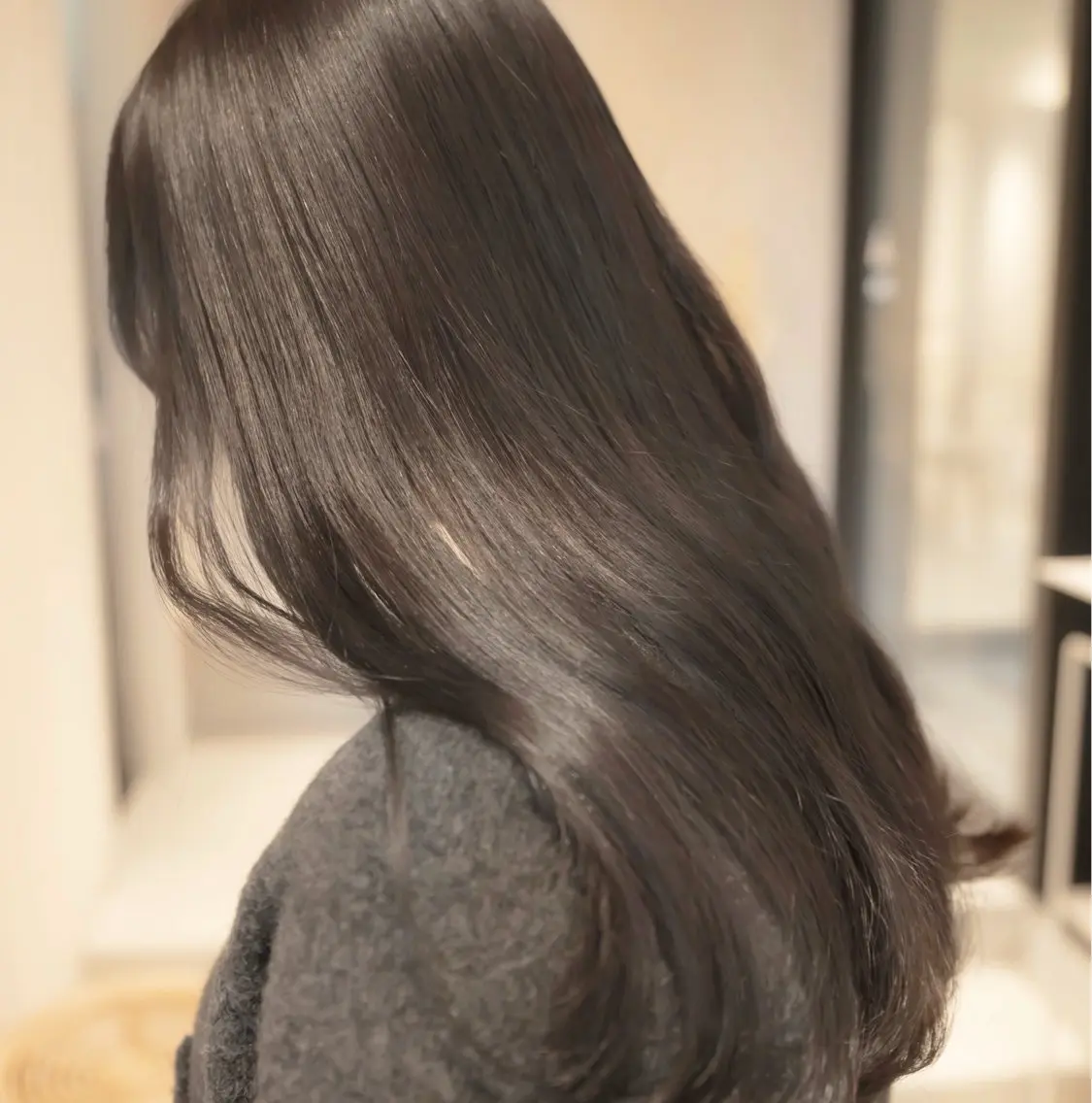 セミロング カラー ダークグレー ダークグレージュ ダブルカラー グレージュ トリートメント カット ヘアカラー トリートメント 高橋大樹/グレー ジュ/ブリーチなしのヘアスタイル