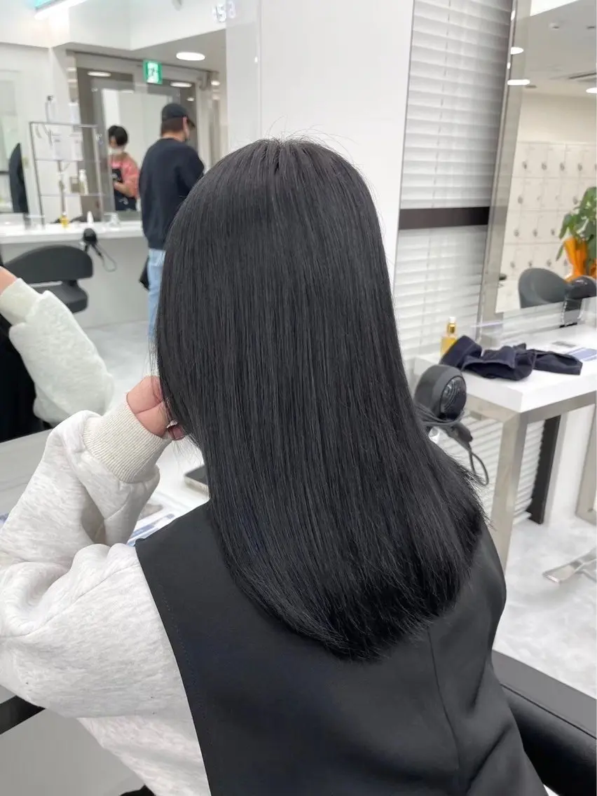 カラー カット ヘアカラー トリートメント ヘッドスパ 韓国風レイヤー透明感 艶髪カラー/岡田悠希のヘアスタイル