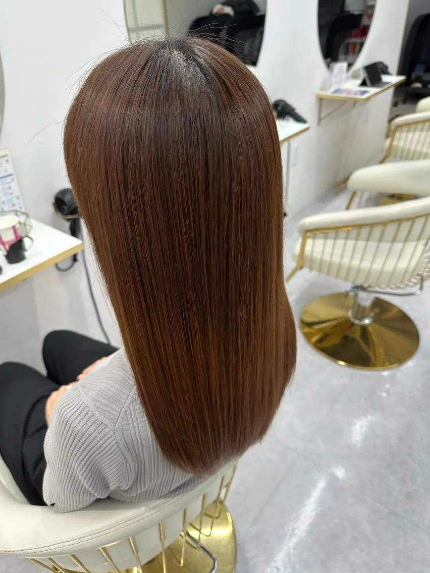ロング カット 縮毛矯正 トリートメント 白髪ぼかし、髪質改善 富田隼仁のヘアスタイル