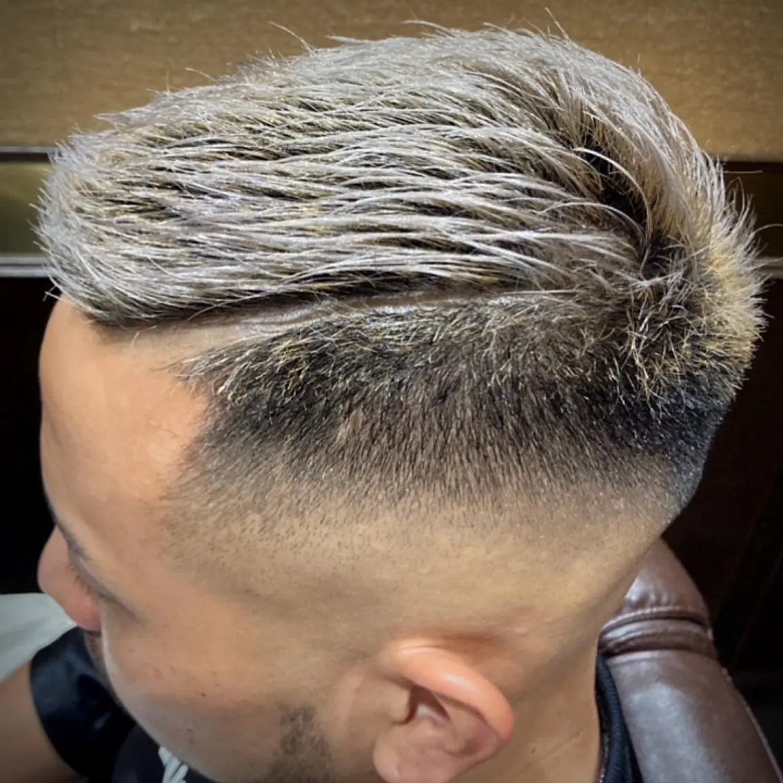 カラー シルバー ホワイトシルバー 店長💈山田竜太 BARBERのヘアスタイル