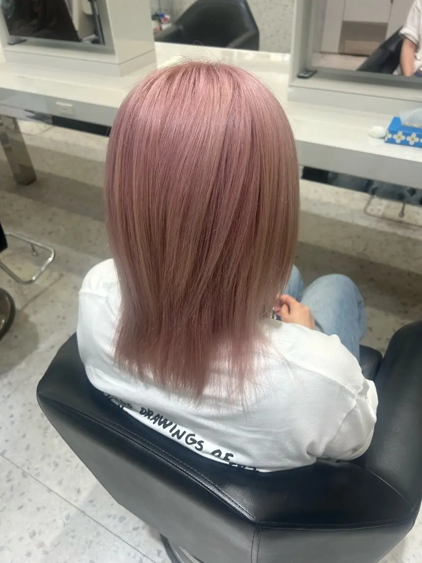 ミディアム カラー 𝐑𝐈𝐎ྀིのヘアスタイル