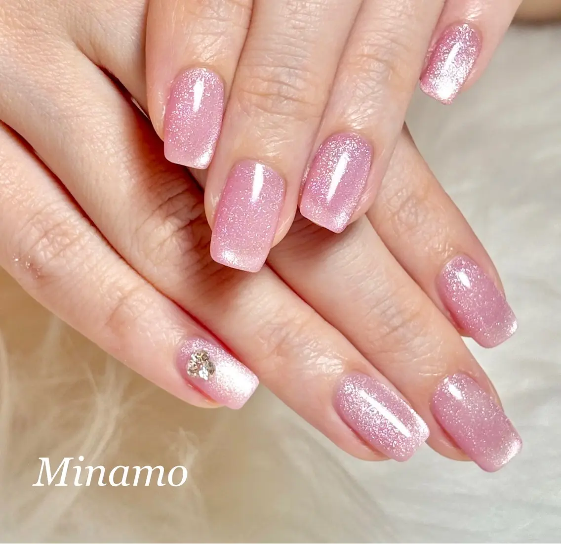 ネイル ブルー マグネットネイル ピンク ハンドネイル Minamo 🩵のネイルデザイン