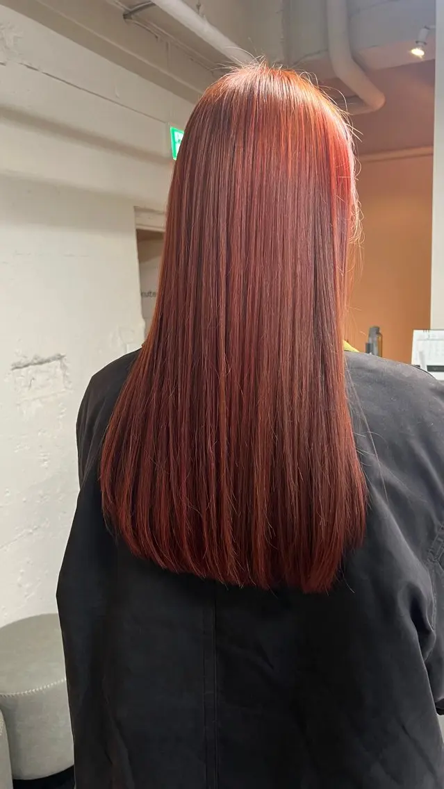 ロング カラー オレンジ オレンジレッド レッドカラー カット ヘアカラー 🎀tokute ナオ🧸のヘアスタイル