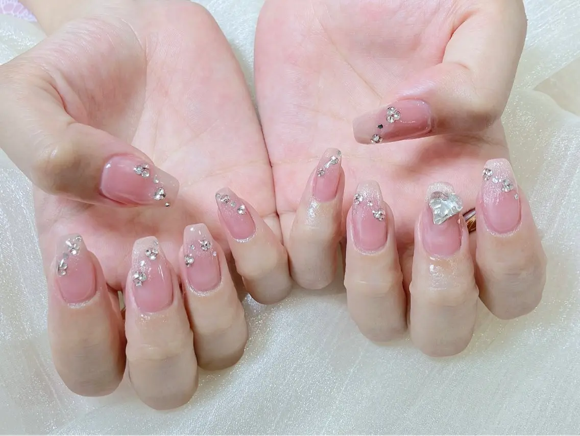 ネイル 持ち込み 林 麗欽のネイルデザイン