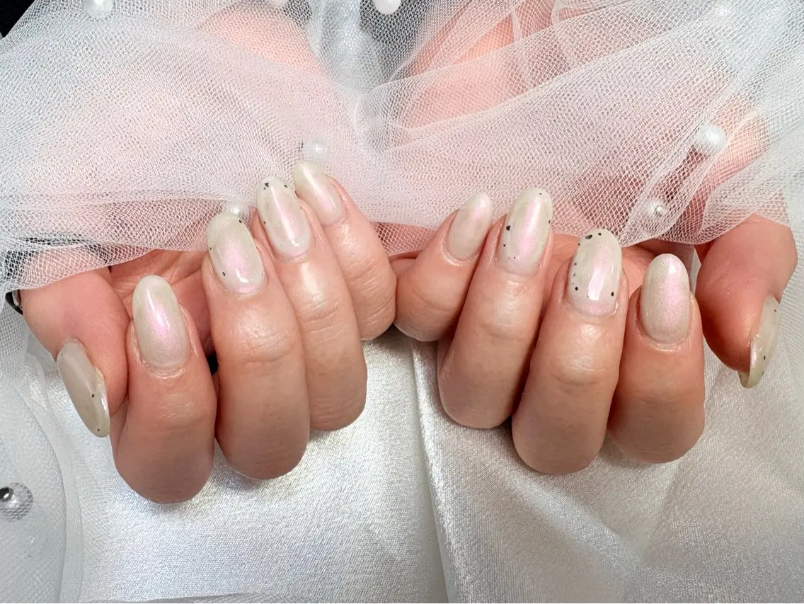 ネイル フットネイル ジェルネイル ラメ(グリッター) マグネットネイル 持ち込み ハンドネイル ハンドケア ♡Bivi♡自爪に 優しいネイルサロンのネイルデザイン