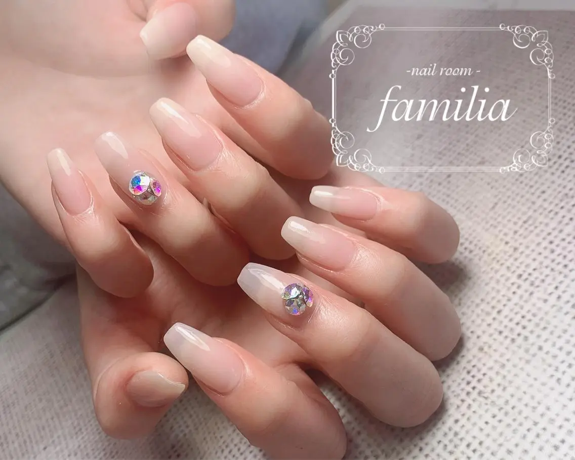 ネイル ハンドネイル -nailroom- familiaのネイルデザイン