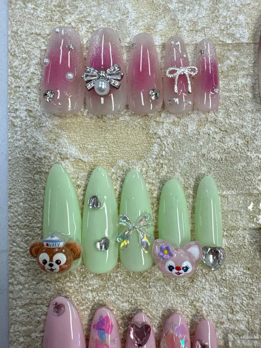 ネイル フレンチネイル ジェルネイル ガラスフレンチ オフィスネイル ワンカラーネイル Queeens nailのネイルデザイン