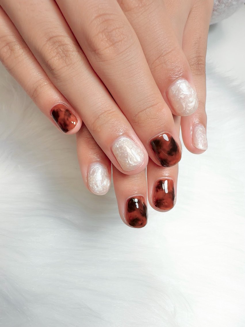 ネイル べっ甲ネイル Aiiby ネイルルームのネイルデザイン