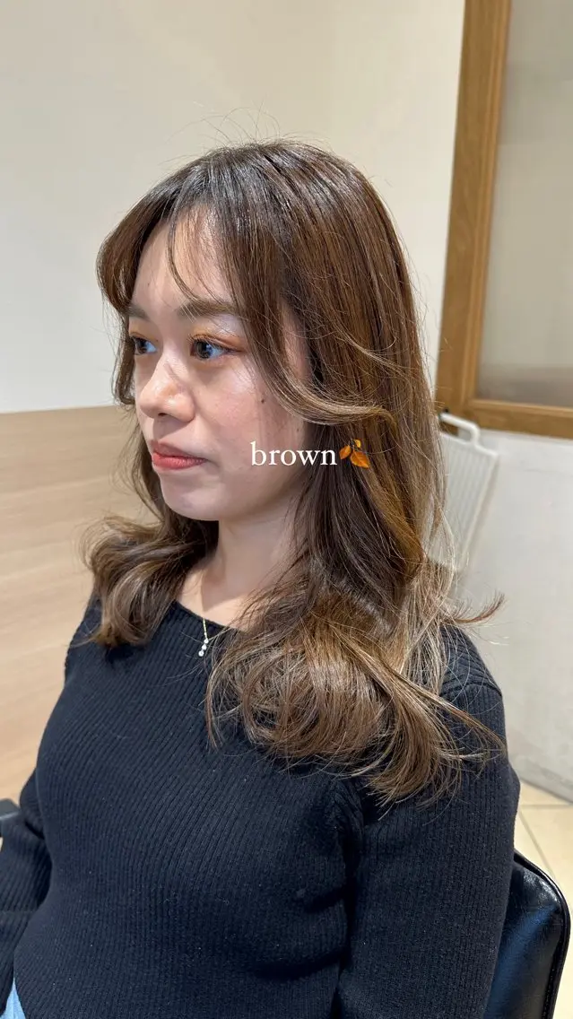 ロング カラー ブリーチ ブラウンカラー ハイライトカラー モカブラウン ナチュラルブラウン 天野 瑠真のヘアスタイル
