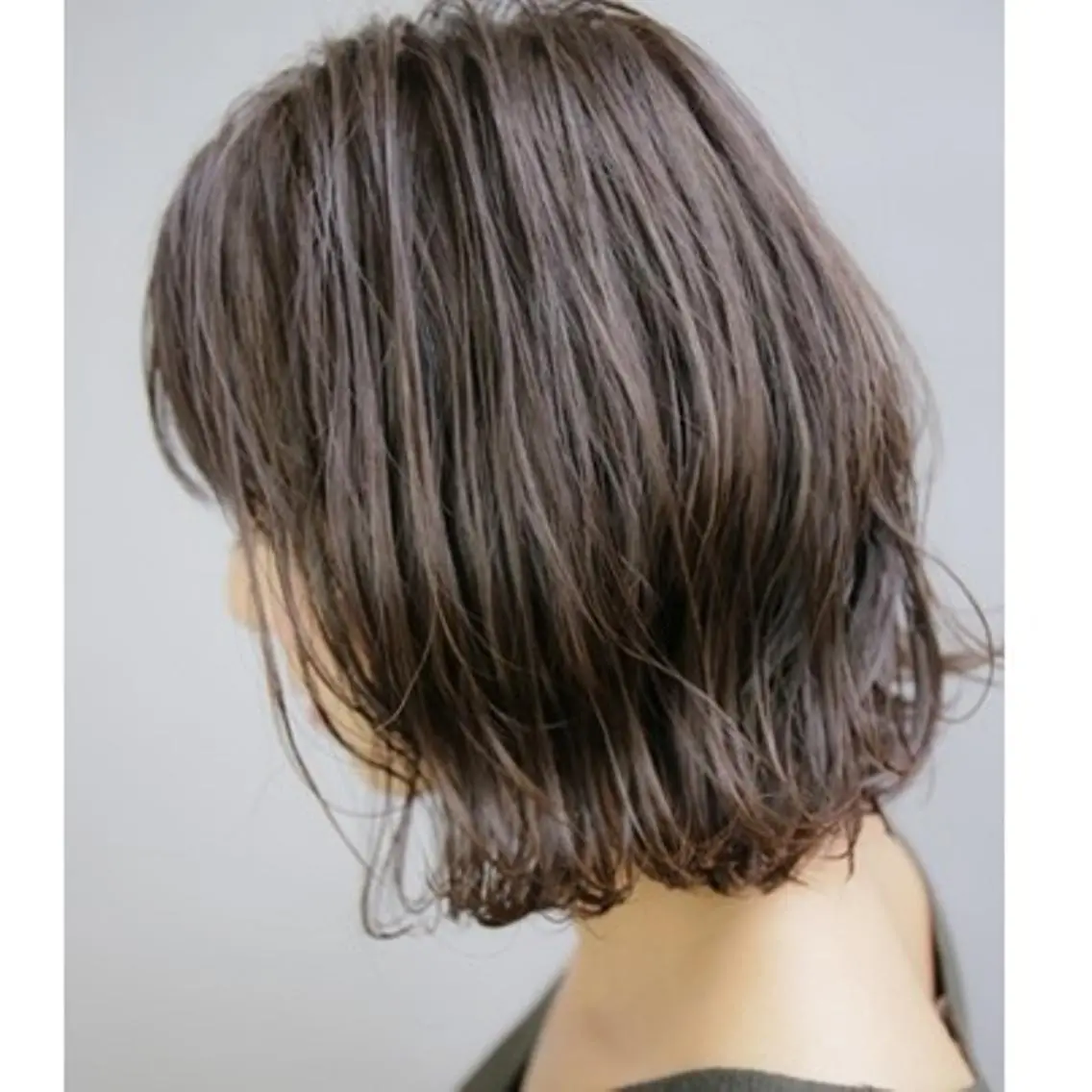 ショート カラー ブルーカラー ブルージュ ボブ 外ハネヘア タナカ *歴10年以上*のヘアスタイル