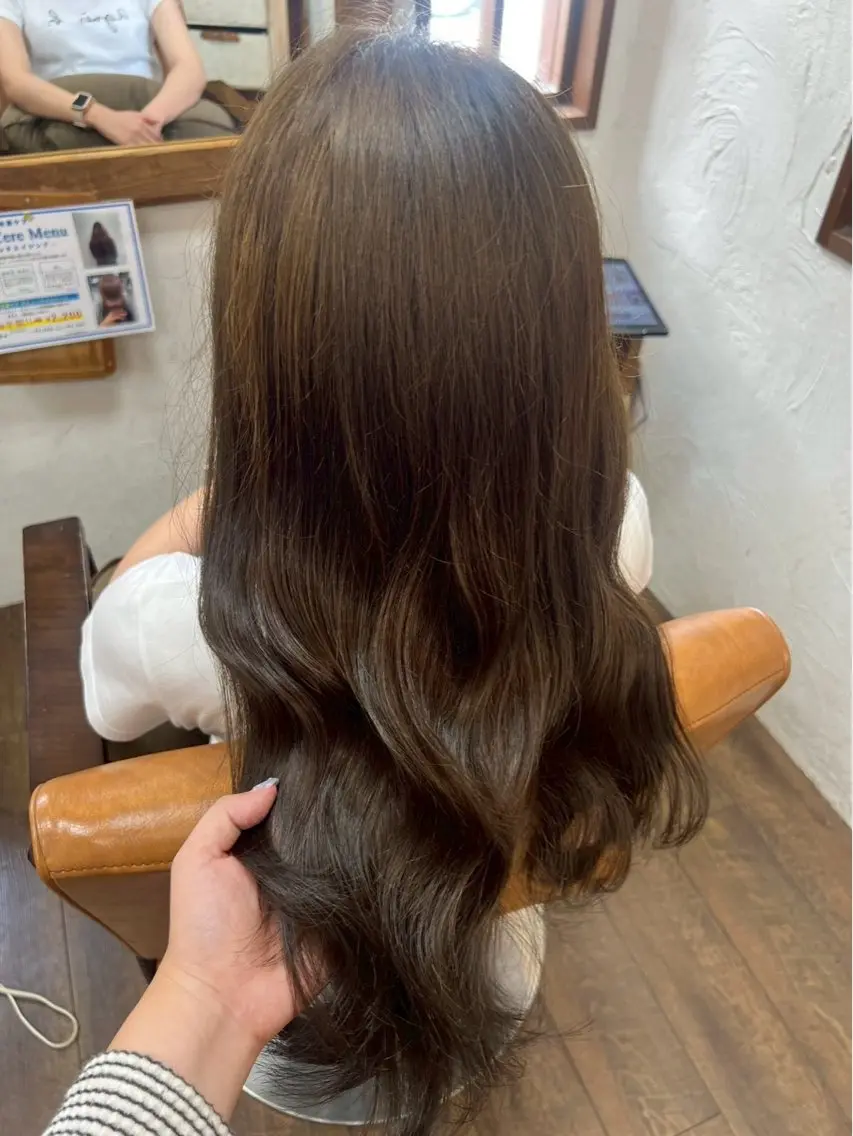 ロング ヘアカラー 岡井谷🐰 透明感カラー✨️のヘアスタイル