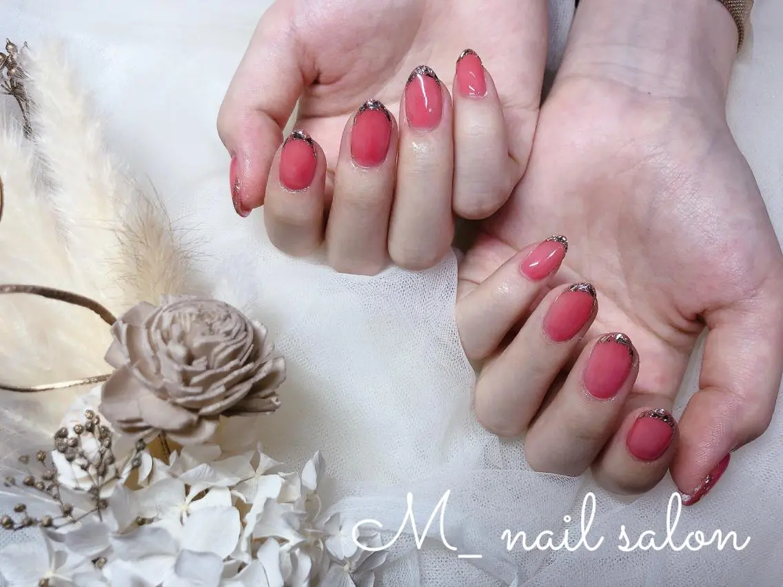 ネイル フレンチネイル ガラスフレンチ M_ nail salonのネイルデザイン