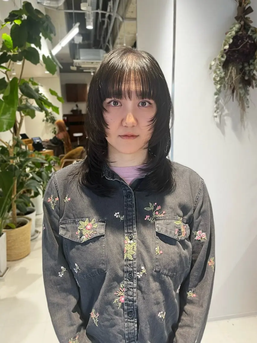 ミディアム カラー レイヤーカット カット ヘアカラー トリートメント レイヤーカット/ブラ ウンカラー/河野凜のヘアスタイル