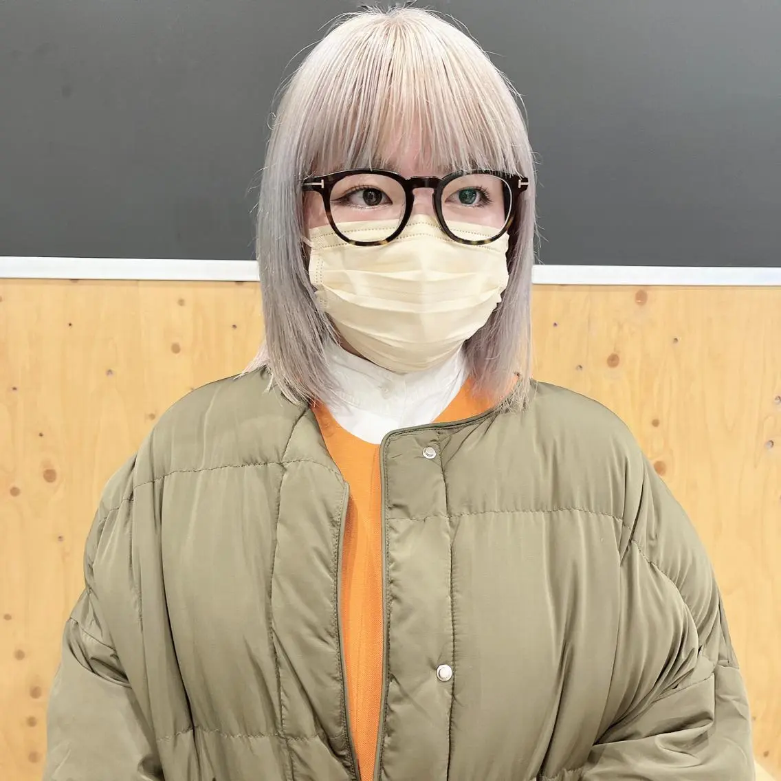 ミディアム カラー ブリーチ ハイトーンカラー アラキチヒロ THE REMMYのヘアスタイル