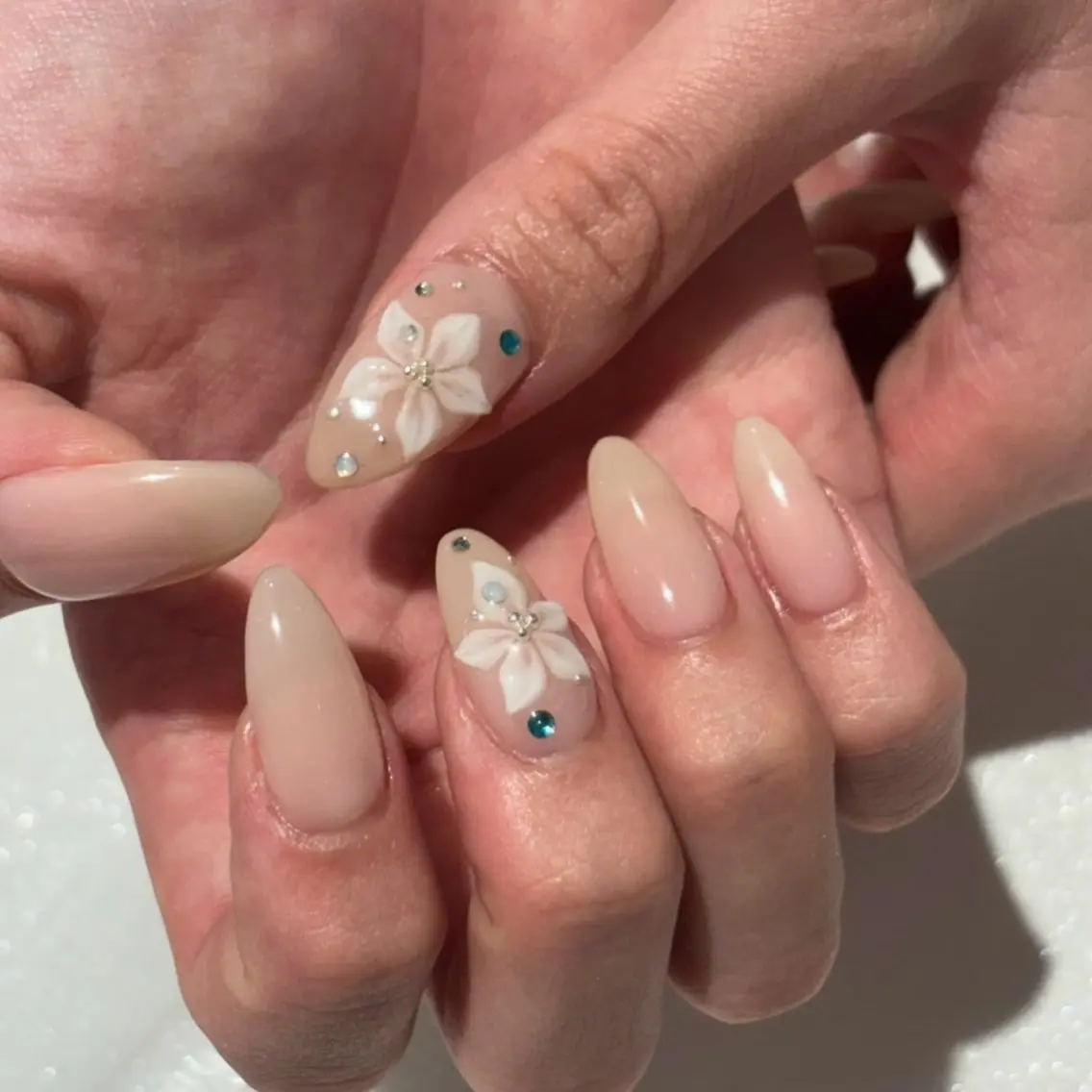 セミロング ハンドネイル SHELL NAIL 🐰ｎｏａ🐶のネイルデザイン