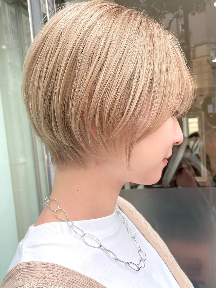ショート カット 三鷹で1番ショート ボブをカットする新谷のヘアスタイル