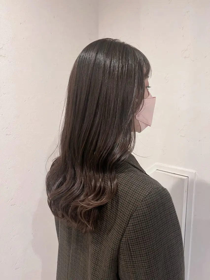 ロング カラー グレージュ ラベンダーカラー ラベンダーグレージュ ラベンダーグレー ヘアカラー トリートメント 工藤 梨花のヘアスタイル