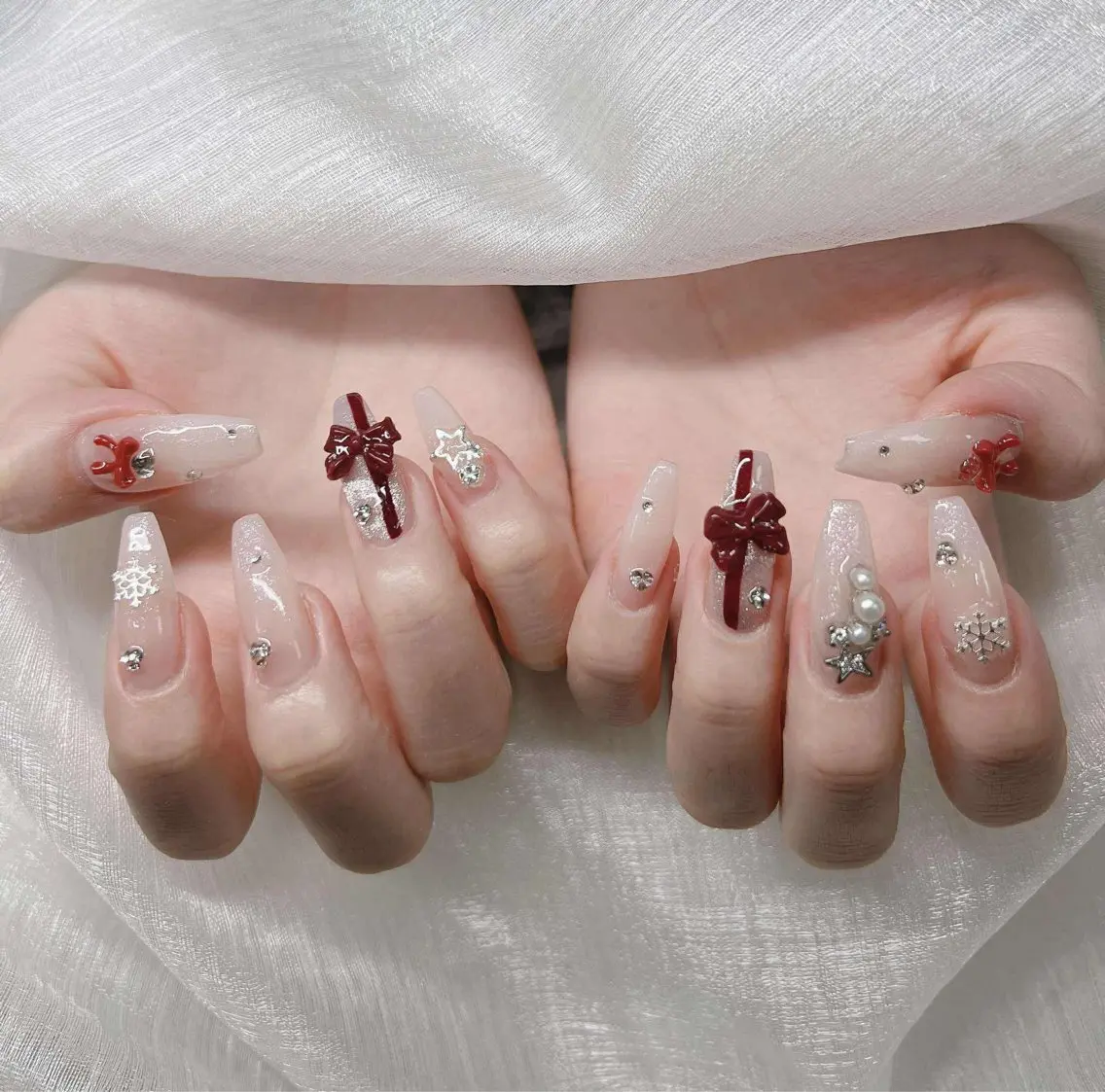 ネイル 長さ出し グラデーション 卒業式 キラキラネイル マグネットネイル ハンドネイル Lee Nailsのネイルデザイン
